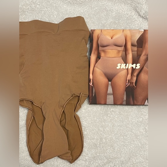 Skims SCULPTING HIGH WAIST BRIEF | SIENNA - Picture 1 of 10